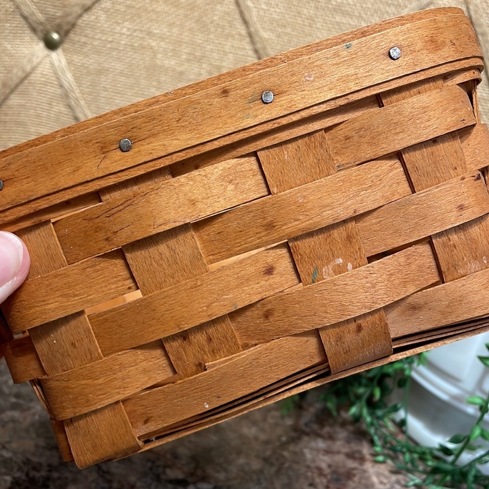 Vintage Longaberger basket - Picture 3 of 11